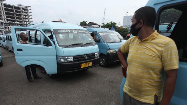 Pengusaha Angkot Terancam Gulung Tikar