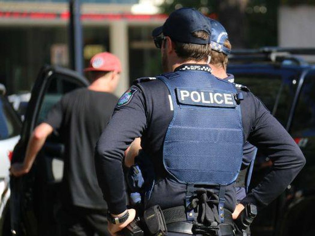 Mereka yang Meludah Atau Sengaja Batuk Harus Tes COVID-19 di Queensland Mereka yang Meludah Atau Sengaja Batuk Harus Tes COVID-19 di Queensland