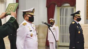 Jokowi Lantik KSAL dan KSAU di Istana Negara