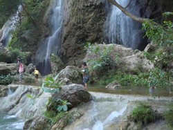 Celebrity on Vacation: Jajal Wahana Flying Fox di Air Terjun Sri Gethuk