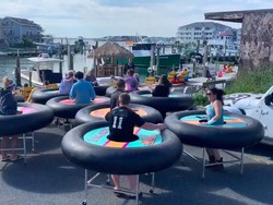 Restoran Ini Punya Meja Unik yang Bisa Terapkan Jarak Sosial