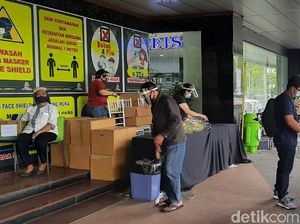 Pengunjung Plaza Marina Surabaya Wajib Pakai Face Shield