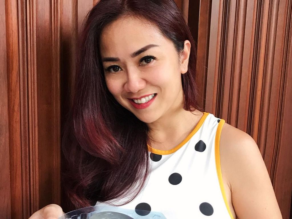 Kulineran Seksi Ernie, Si Tante Pemersatu Bangsa Kulineran Seksi Ernie, Si Tante Pemersatu Bangsa