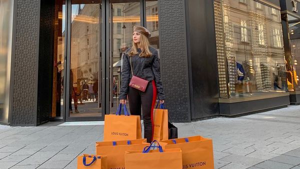 10 Gaya Hedon Sarah Keihl yang Heboh Setelah Ingin Lelang Keperawanan Rp 2 M