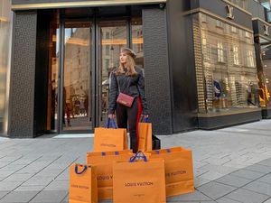 10 Gaya Hedon Sarah Keihl yang Heboh Setelah Ingin Lelang Keperawanan Rp 2 M