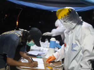 Tiba di Pontianak 142 Migran Dideportasi dari Malaysia Jalani Rapid Test