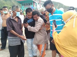 Kapal Karam-Rekan Tewas, Nelayan Ini 4 Hari Bertahan Hidup Makan Beras