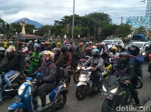 H-3 Lebaran, Pemudik Sepeda Motor Mulai Padati Jalur Pantura Cirebon