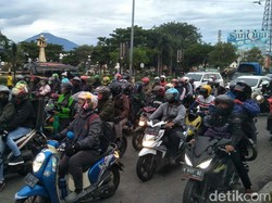 H-3 Lebaran, Pemudik Sepeda Motor Mulai Padati Jalur Pantura Cirebon