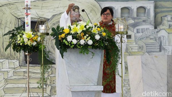 Suasana Ibadah Kenaikan Isa Almasih Secara Online di Tangsel