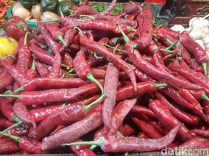 Harga Cabai Naik, Daging Ayam Turun di Pasar Cianjur Jelang Lebaran Harga Cabai Naik, Daging Ayam Turun di Pasar Cianjur Jelang Lebaran