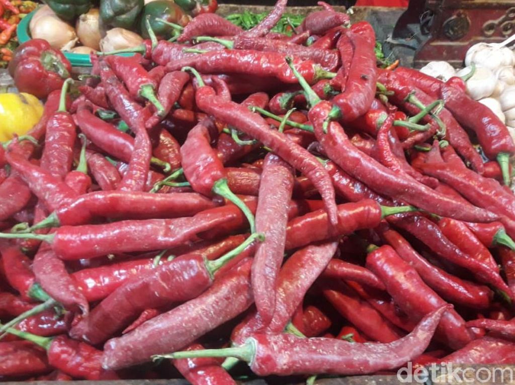 Harga Cabai Naik, Daging Ayam Turun di Pasar Cianjur Jelang Lebaran Harga Cabai Naik, Daging Ayam Turun di Pasar Cianjur Jelang Lebaran