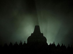 Populer Pekan Ini: Drone Tak Berizin Jatuh Menimpa Candi Borobudur