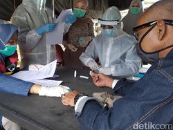 Masuk Cianjur, Pemudik dari Zona Merah-Pengendara Sakit Jalani Rapid Test