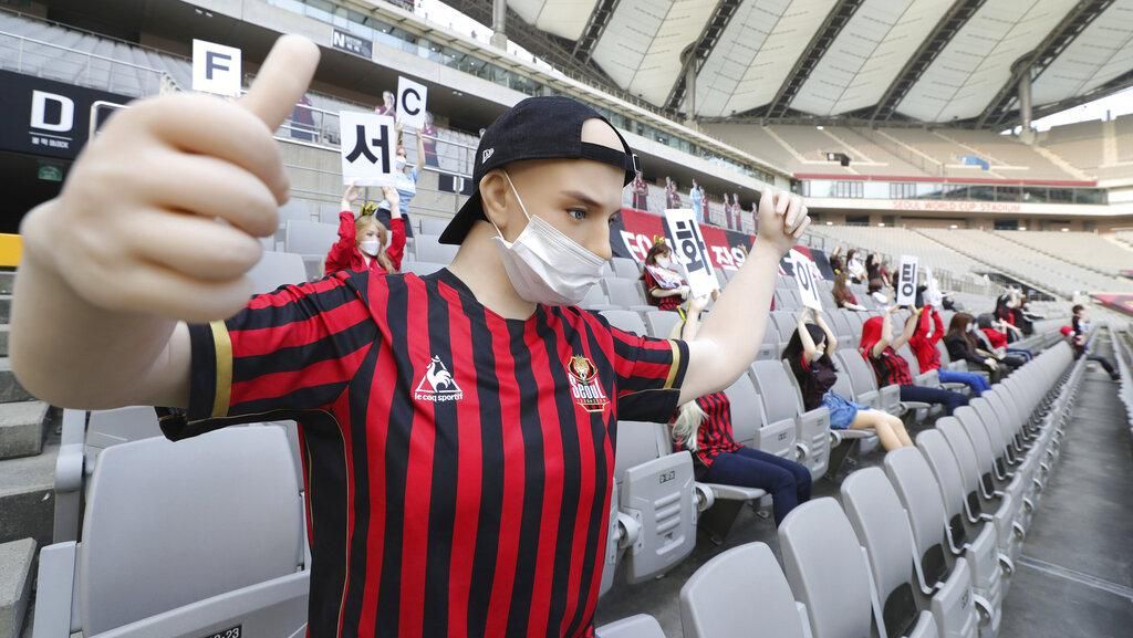 Boneka Seks Meriahkan Stadion Piala Dunia Seoul