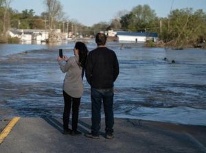 Melihat Michigan Luluh Lantak Akibat Bendungan Jebol
