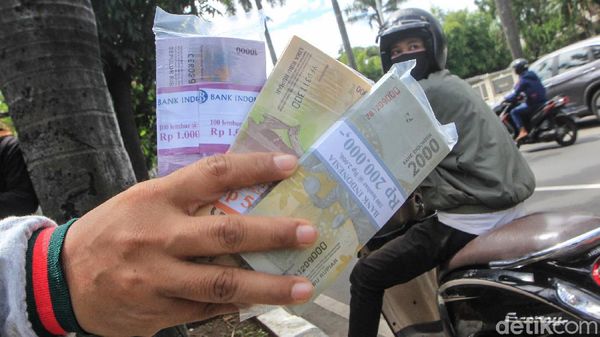 Penukaran Uang Lebaran Masih Ada Loh!