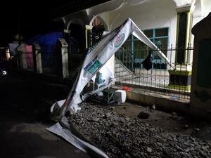 Kakak-Adik yang Ngamuk Rusak-Pukul Petugas Posko Corona di Sulsel Ditangkap Kakak-Adik yang Ngamuk Rusak-Pukul Petugas Posko Corona di Sulsel Ditangkap