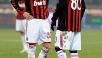 Kemudian di AC Milan, David Beckham merasakan bermain bersama sang maestro Ronaldinho (Getty Images)