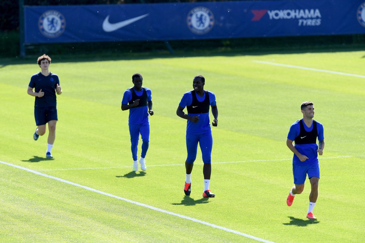 Kante Gondrong dan Semua pun Terkejut (Twitter/Chelsea)