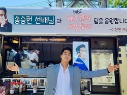 So Sweet! Lee Sun Bin Kirim Coffee Truck untuk Song Seung Heon ke Lokasi Dinner Mate
