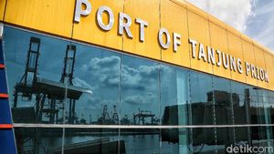 Potret Pelabuhan Tanjung Priok yang Sunyi Sepi