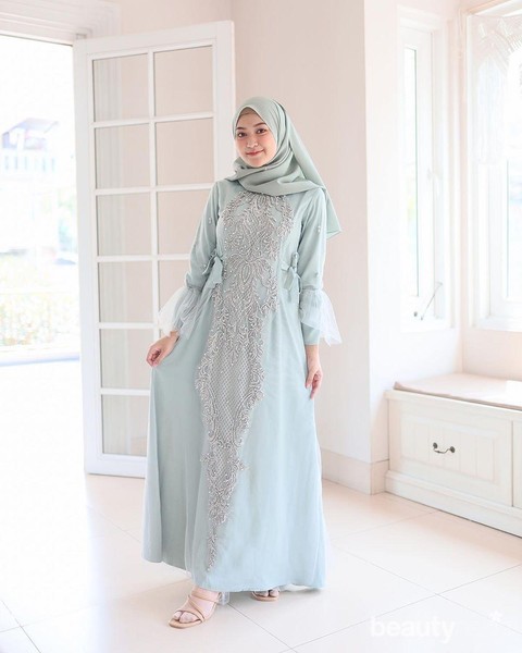 Tren 2020 Model Gamis Lebaran Ala Influencer Cantik Indonesia