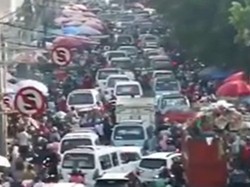 Jelang Lebaran, Pasar Kebayoran Lama Bak Lautan Manusia