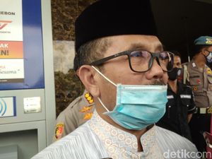 Masih Zona Merah Corona, Bupati Cirebon Minta Warganya Salat Id di Rumah
