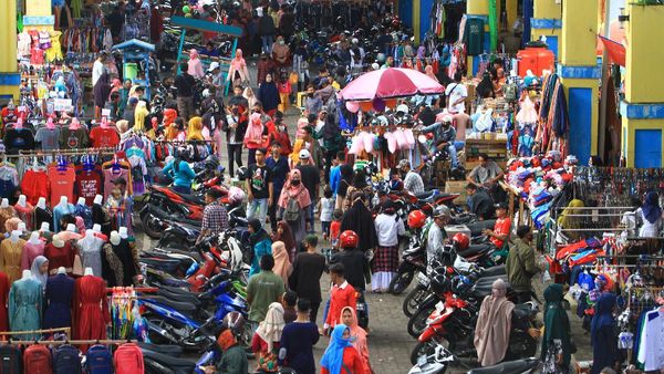Pasar Tradisional di Pontianak juga Dijejali Warga