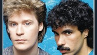 Yang ini menyebut duet Henderson dan Firmino mirip gaya jadul duet musisi Hall & Oates. (Foto: screenshot Internet/Twitter)