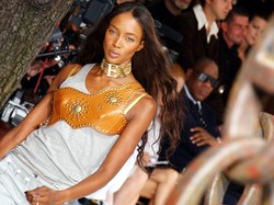 Naomi Campbell Lahirkan Anak Pertama di Usia 50 Tahun