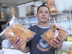 Nelangsa Pedagang Oleh-oleh: Sepi Pembeli hingga Omzet Turun Drastis