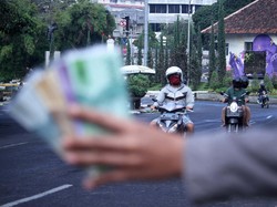 Hukum Jual Beli Uang Baru Jelang Lebaran, Halal atau Riba?