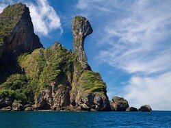 Pulau Thailand Ini Bentuknya Mirip Ayam
