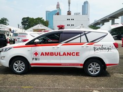 Catat Ya! Ada Ambulans Bawa Pasien, Mobil Presiden pun Harus Minggir