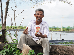 Mimpi Petambak Udang Sekolahkan Anak ke Kairo Akhirnya Terwujud