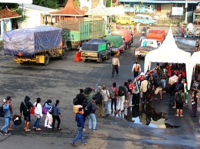 Pelabuhan Ketapang Banyuwangi juga Masih Ramai Penumpang