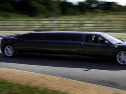 Ketika Ferrari Menjadi Mobil Limosin untuk Orang Miskin