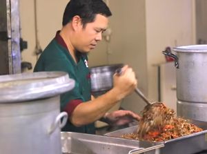 Mengintip Sibuknya Dapur Kapal Laut, Setiap Hari Sajikan Ratusan Porsi Makanan Mengintip Sibuknya Dapur Kapal Laut, Setiap Hari Sajikan Ratusan Porsi Makanan