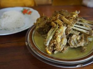 Tengkleng hingga Serabi, 5 Kuliner Solo yang Bikin Kangen Tengkleng hingga Serabi, 5 Kuliner Solo yang Bikin Kangen