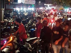 Dear Pak Anies, Tebet Gaul Langgar PSBB Nih!