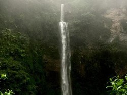 Lihat Curug Cimahi yang Menyegarkan Mata