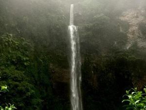 Lihat Curug Cimahi yang Menyegarkan Mata Lihat Curug Cimahi yang Menyegarkan Mata