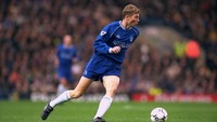 Tore Andre Flo dibeli Chelsea dari klub Norwegia, Sk Brann di tahun 1998 dengan harga 300 ribu paun. Beberapa trofi yang diraihnya selama dua tahun di Chelsea yakni Piala FA, English League Cup, dan UEFA Super Cup (Getty Images)