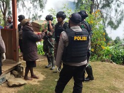 Duka 2 Tim Gugas Tugas Ditembak KKB di Papua Saat Antar Obat Corona