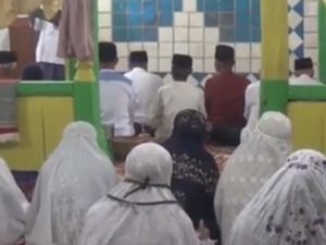 Jemaah Tarekat Naqsabandiyah Rayakan Idul Fitri dan Salat Hari Ini