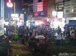 Malam Takbiran, Pengkolan Garut Jadi Lautan Manusia