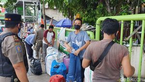 Penampakan Toko dan Lapak di Pasar Tanah Abang Ditutup Demi Cegah Kerumunan