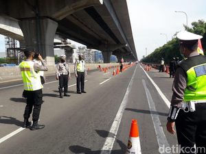H-1 Lebaran, Lalin Kendaraan di GT Cikarang Barat Lengang